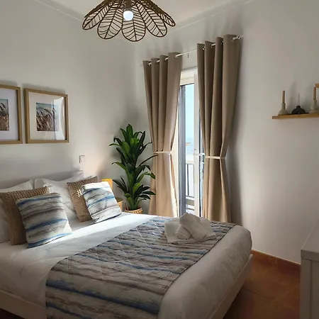 Good Waves Apartment