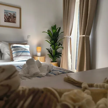 Apartment Good Waves *