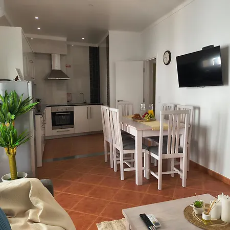 Good Waves Apartment